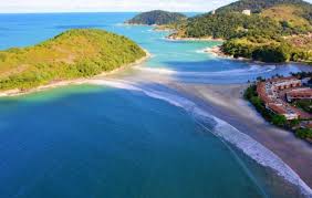 Praia Armação das Baleias Guarujá